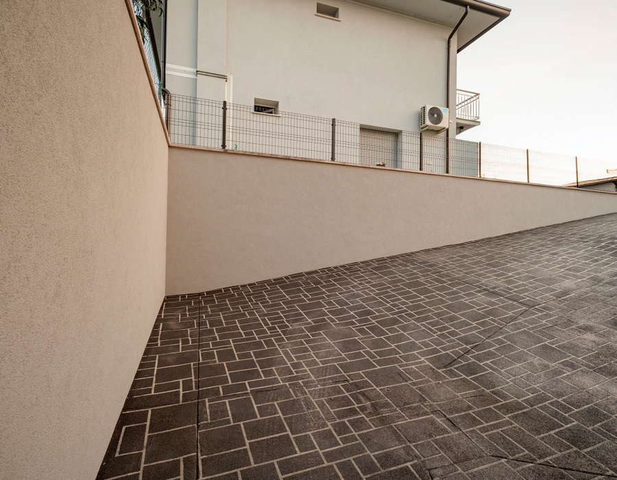 Pavimento stencil spray. Abitazione privata, Istrana (VE)