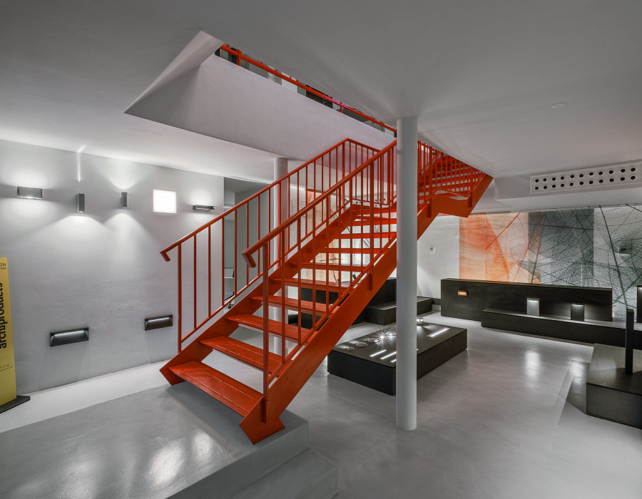 Micro Flat, pavimento cemento resina basso spessore finitura tappe. Auralis Space, Milano. Progetto: studio Migliore+Servetto Architects