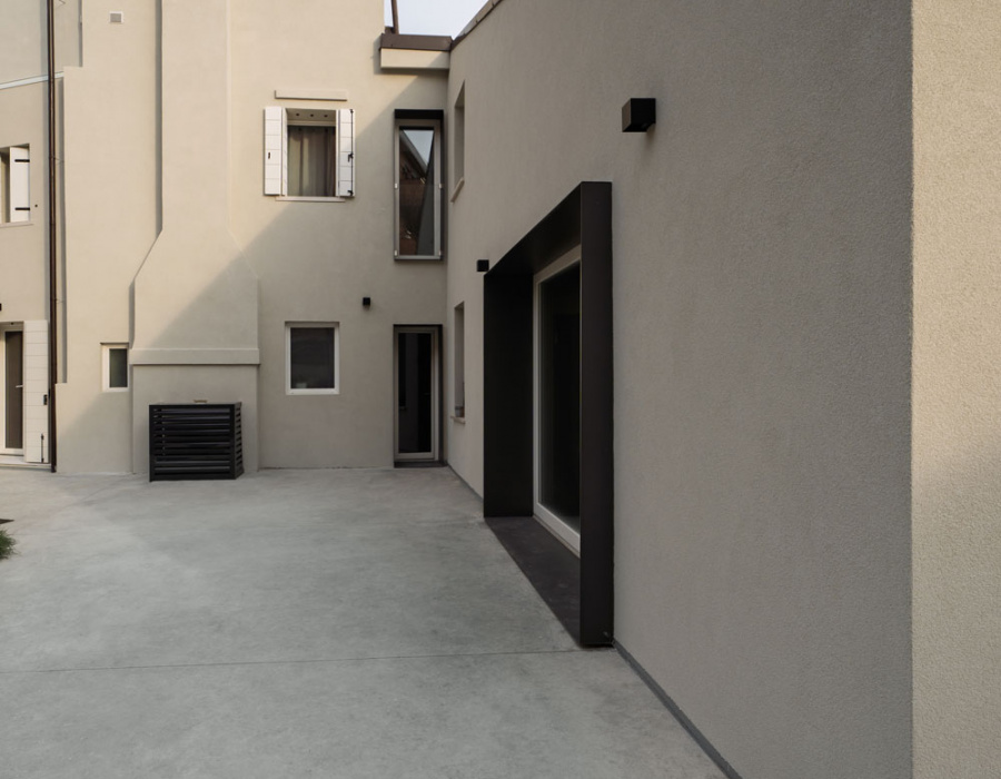 Deco Nuvolato Grip , pavimento effetto antiscivolo colore light gray. Abitazione privata, Architetto Cacurio Dolo VE 02