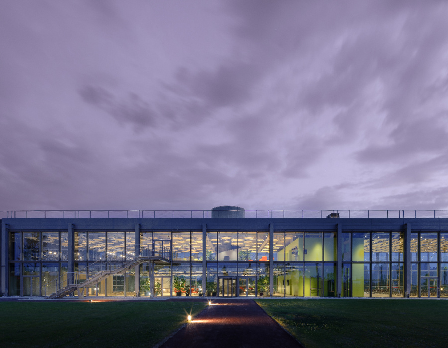 Deco Nuvolato, sol effet ciré avec finition light gray. Library H Farm, Roncade Italie. Project: Zanon Architetti Associati - Rogers Stirck Harbours + Partners. 08