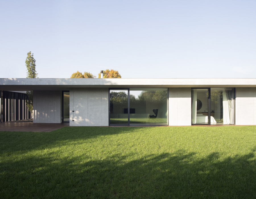 Deco Nuvolato, pavimento effetto nuvolato finitura light gray. Villa privata, Cassola (VI). Progetto: Studio Tixa