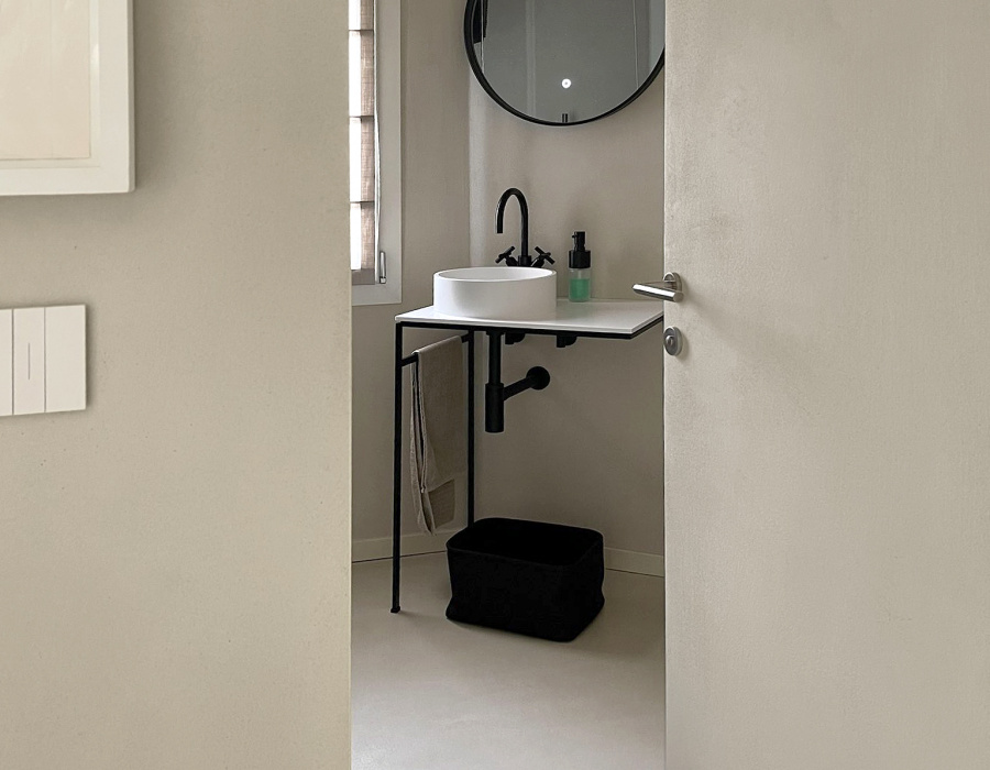 Microverlay®, pavimento cemento resina basso spessore . Villa privata, Milano Marittima (RA)