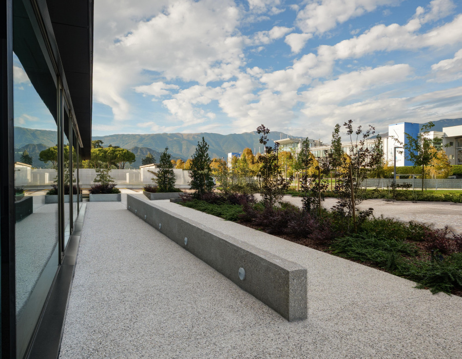 ItalianTerrazzo Ghiaino Lavato pavimento esterno Azienda Vittorio Veneto TV04-min