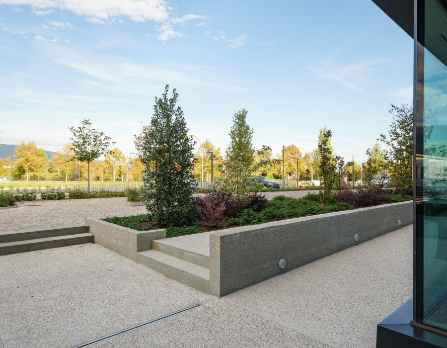 ItalianTerrazzo Ghiaino Lavato pavimento esterno Azienda Vittorio Veneto TV05-min