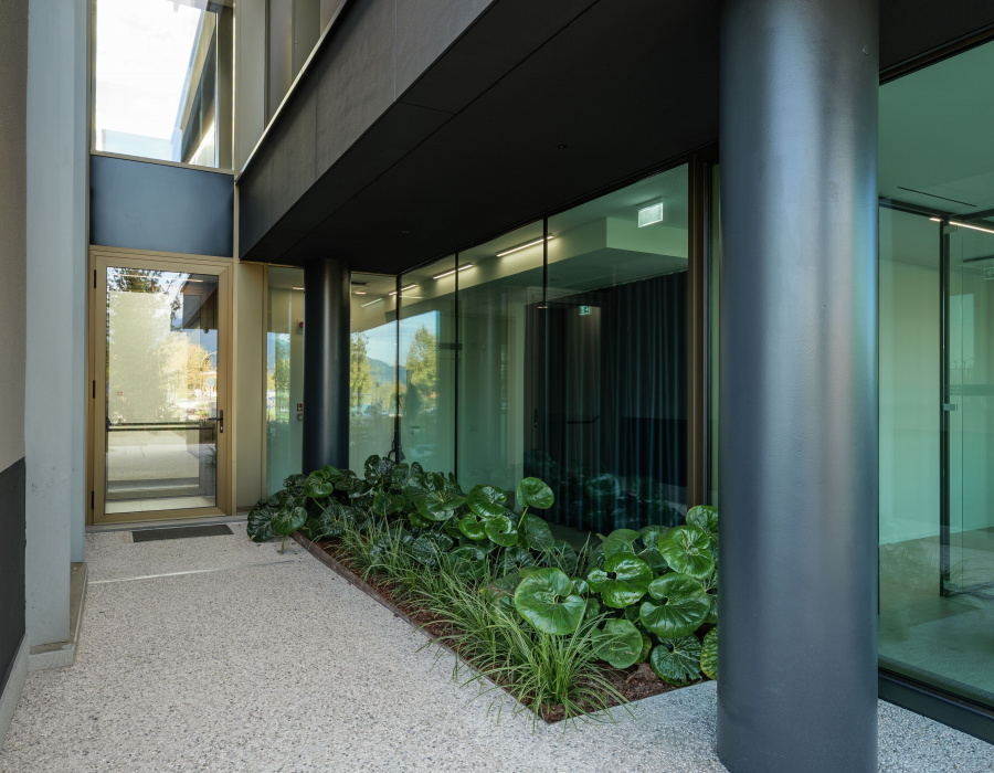 ItalianTerrazzo Ghiaino Lavato pavimento esterno Azienda Vittorio Veneto TV06-min