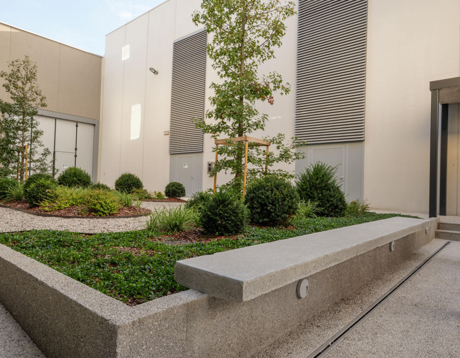 ItalianTerrazzo Ghiaino Lavato pavimento esterno Azienda Vittorio Veneto TV09-min