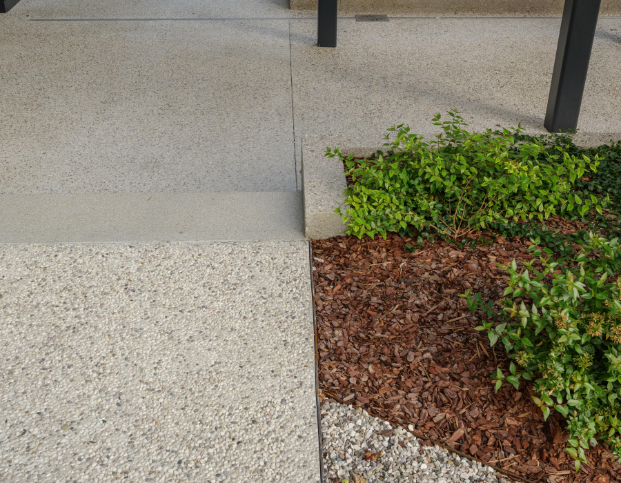 ItalianTerrazzo Ghiaino Lavato pavimento esterno Azienda Vittorio Veneto TV10-min