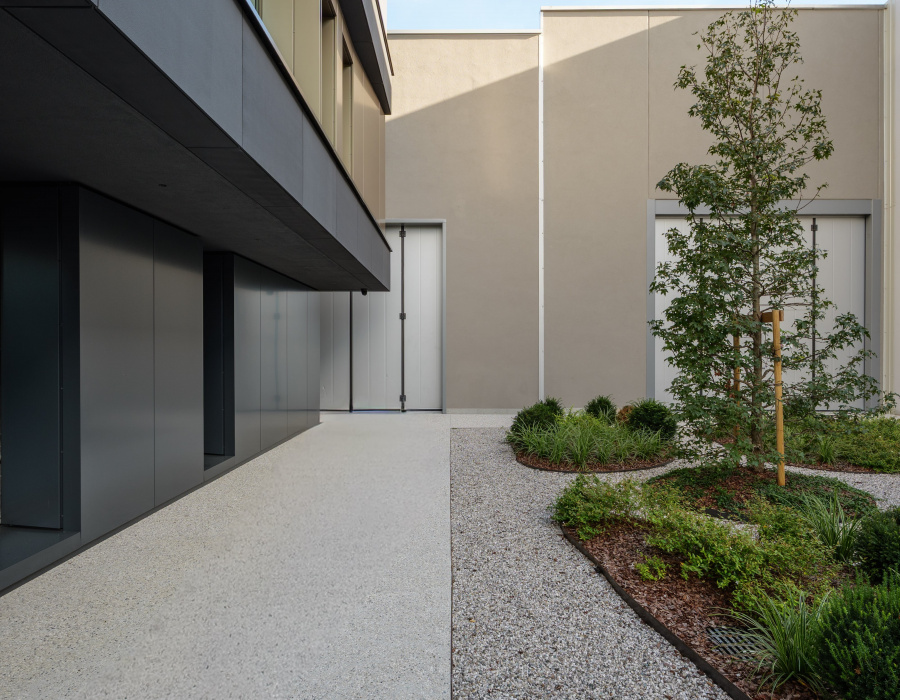 ItalianTerrazzo Ghiaino Lavato pavimento esterno Azienda Vittorio Veneto TV12-min