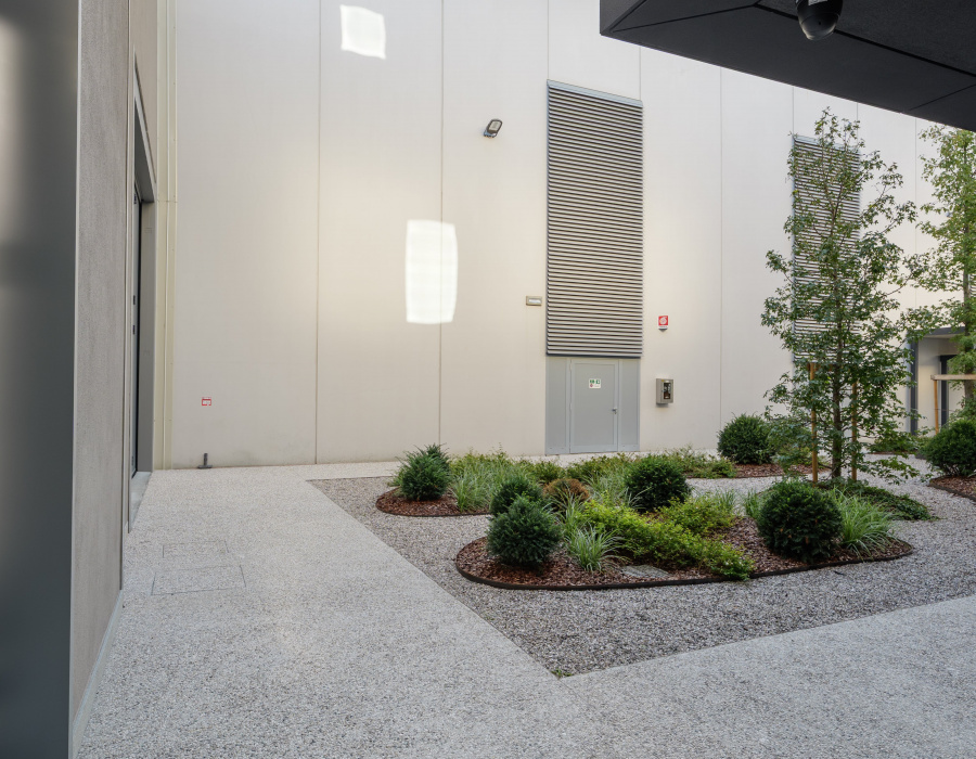 ItalianTerrazzo Ghiaino Lavato pavimento esterno Azienda Vittorio Veneto TV17-min