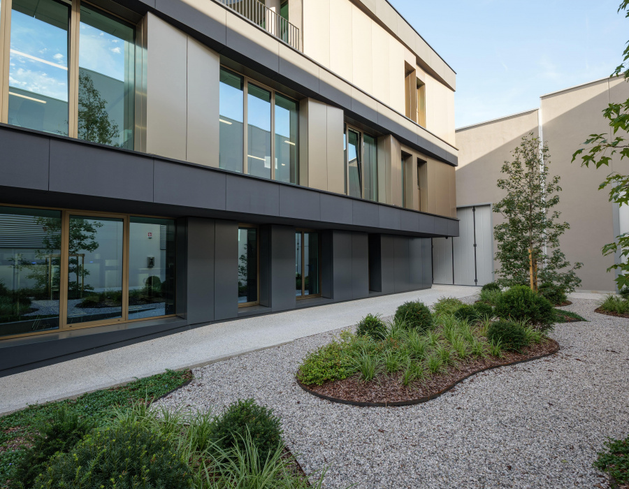 ItalianTerrazzo Ghiaino Lavato pavimento esterno Azienda Vittorio Veneto TV18-min