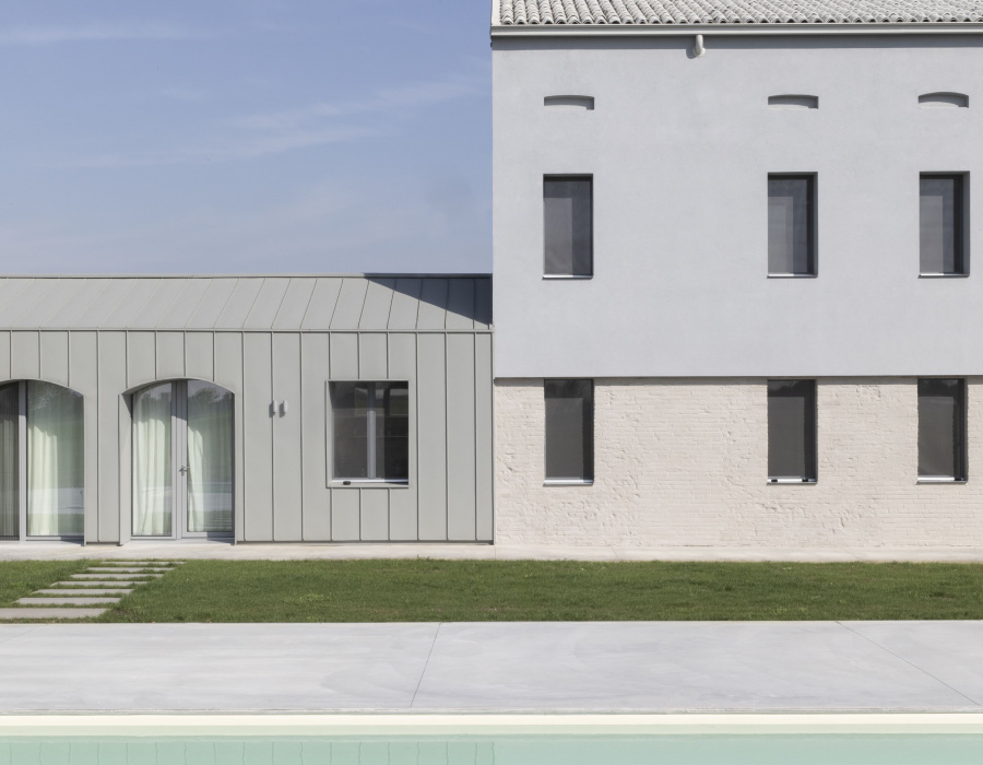 Low Deco Nuvolato Isoplam pavimento nuvolato, colore mineral gray. La Pervinca hospitality, Guastalla RE. Project Archiplanstudio Photo Giuseppe Gradella11