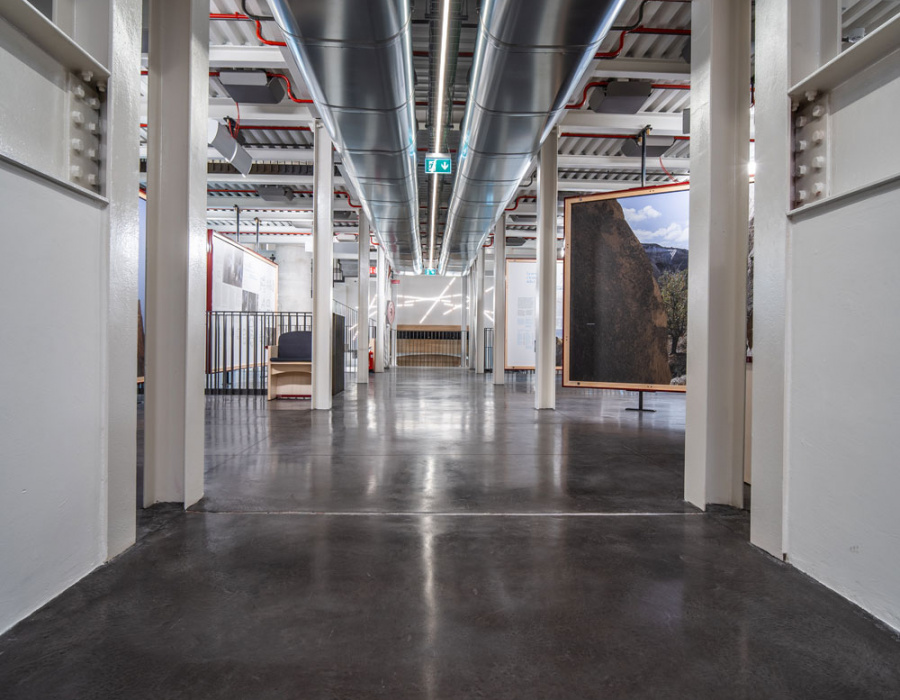 Skyconcrete® Indoor, pavimento effetto nuvolato basso spessore finitura dark gray. Ca' Scarpa, Treviso. Progetto: Tobia Scarpa. 22
