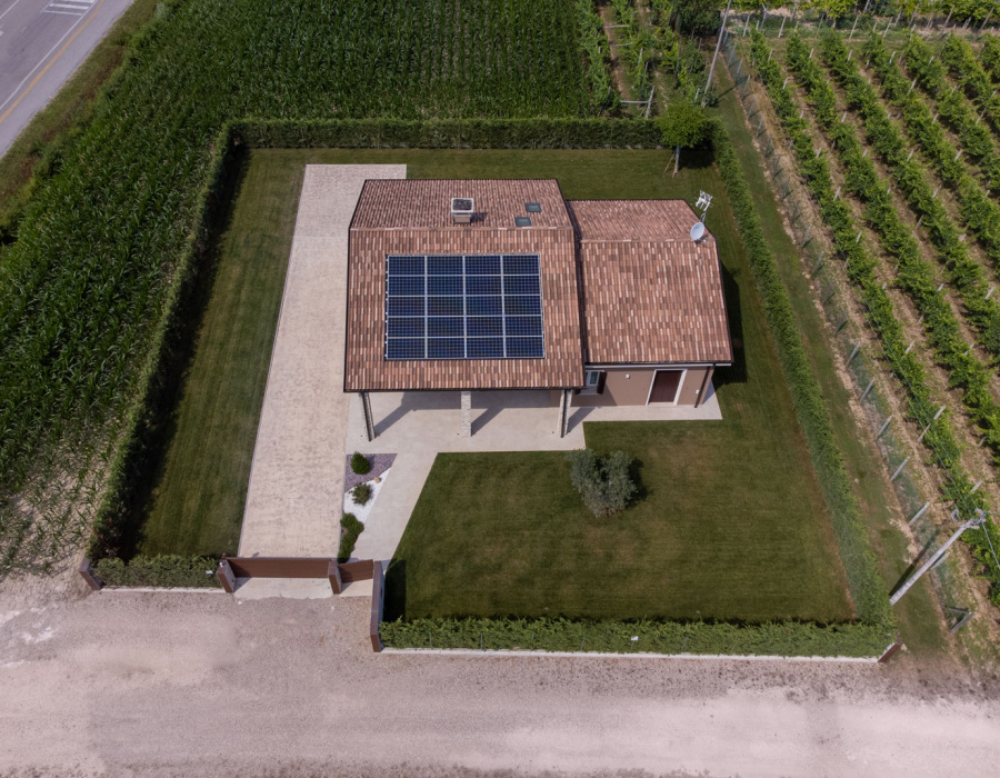 Plam Stampable, pavimento cemento stampato, colore crema, sfumature light gray. Casa privata, Piove di Sacco (PD)