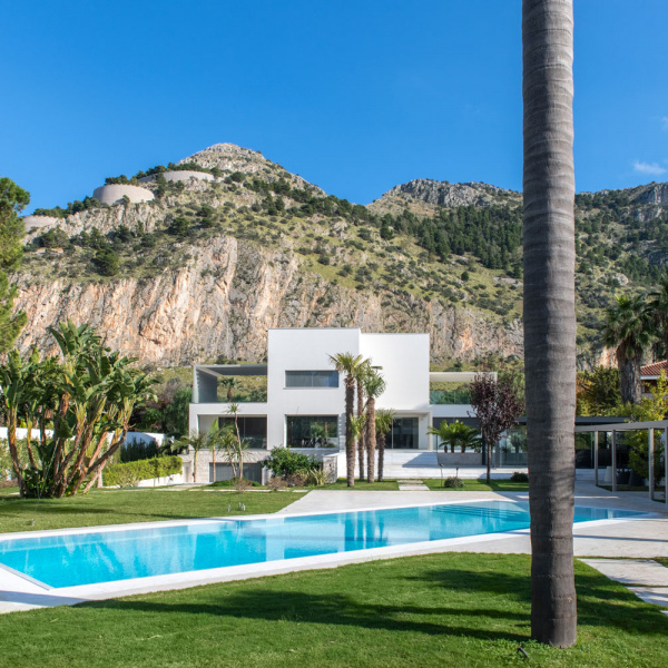  Comfort termico e continuità visiva per una villa palermitana