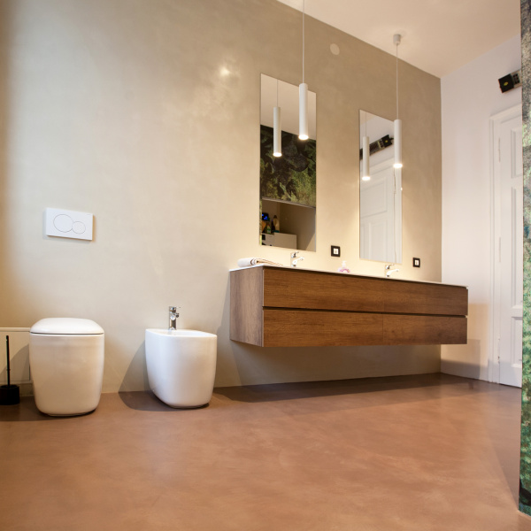 Microverlay®, pavimento cemento resina basso spessore finitura autumn brown. Villa privata, Rijeka, Croazia