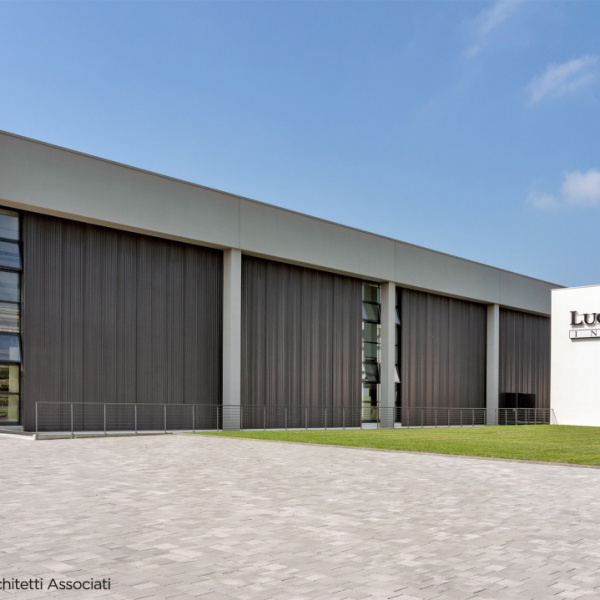 Pavilux®, pavimento industriale, colore cemento. Luciano Zanta headquarters, Tezze sul Brenta (VI). Progetto: Lucadello&Stocco Arch.