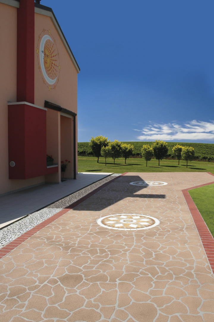 Realizzazioni pavimento spray Pavimenti per esterni carrabili in cemento