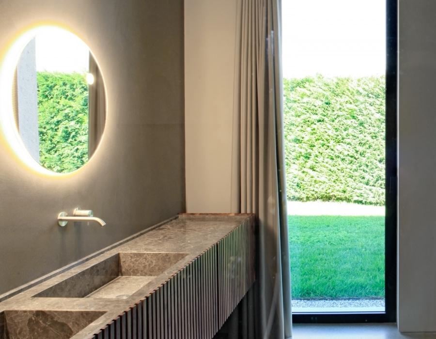 Pavilux® Overlay, pavimento a pastina basso spessore finitura silver. Villa privata, Strà, Italia. Progetto: MIDE Architetti. 12