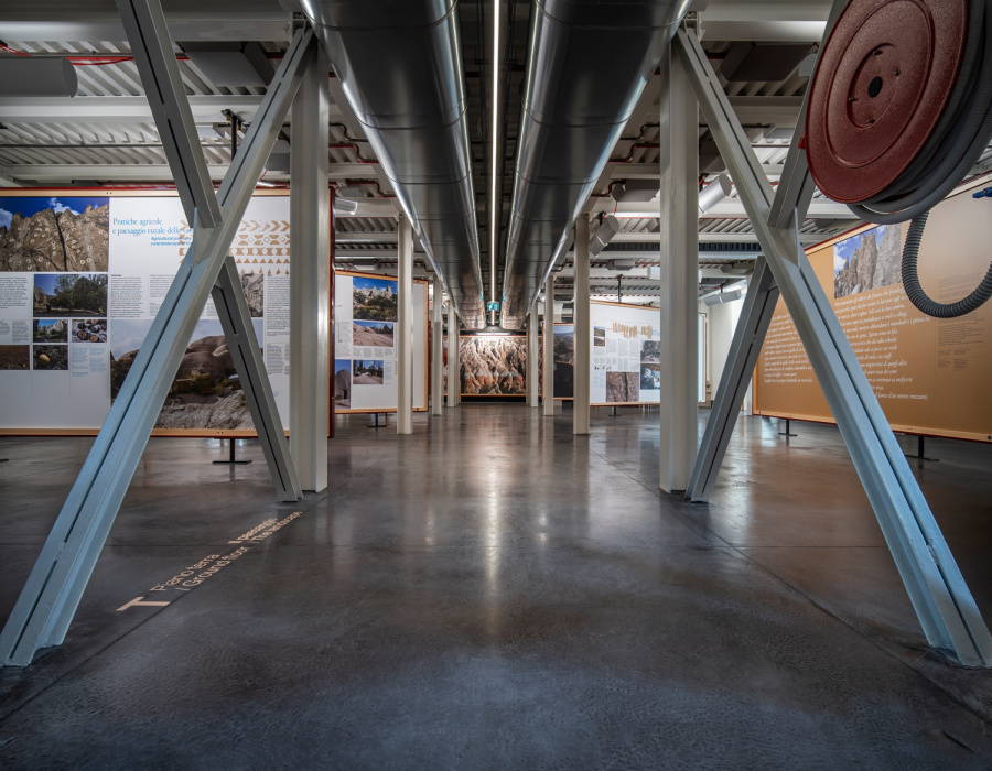 Skyconcrete® Indoor, pavimento effetto nuvolato basso spessore finitura dark gray. Ca' Scarpa, Treviso. Progetto: Tobia Scarpa. 08