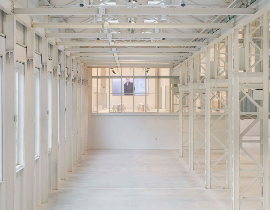 Pavimento nuvolato basso spessore Skyconcrete Indoor Isoplam. Fendi, Milano. Progetto di Marco Costanzi Architects 09