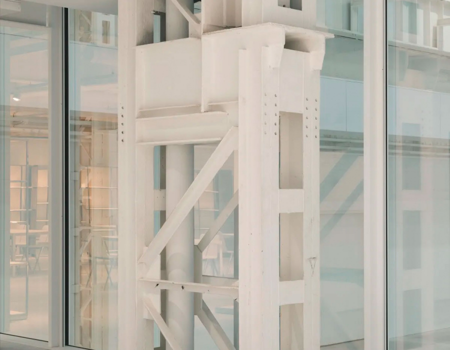 Pavimento nuvolato basso spessore Skyconcrete Indoor Isoplam. Fendi, Milano. Progetto di Marco Costanzi Architects 08