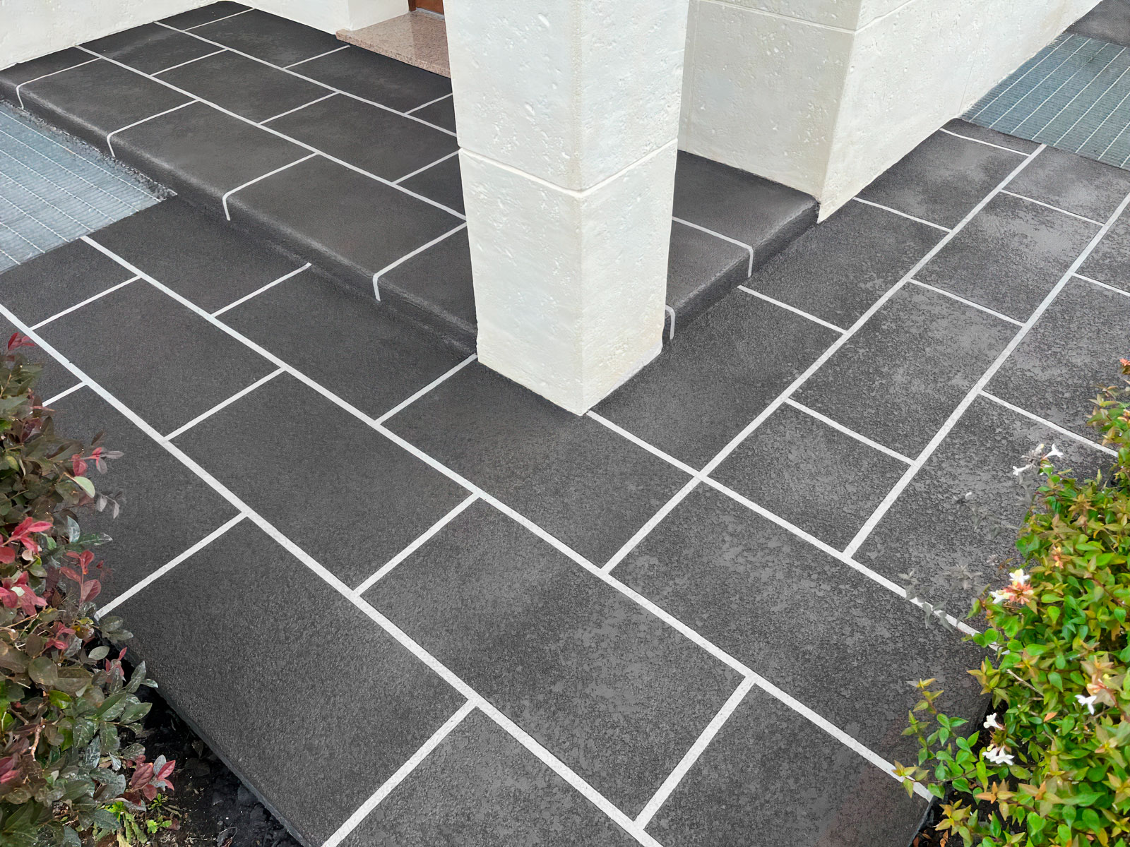 pavimento esterno effetto piastrelle in cemento spray