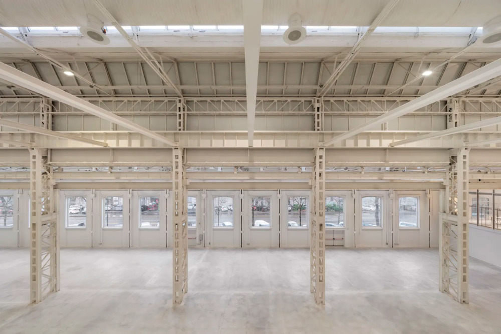 pavimento decorativo in cemento nuvolato skyconcrete fendi milano