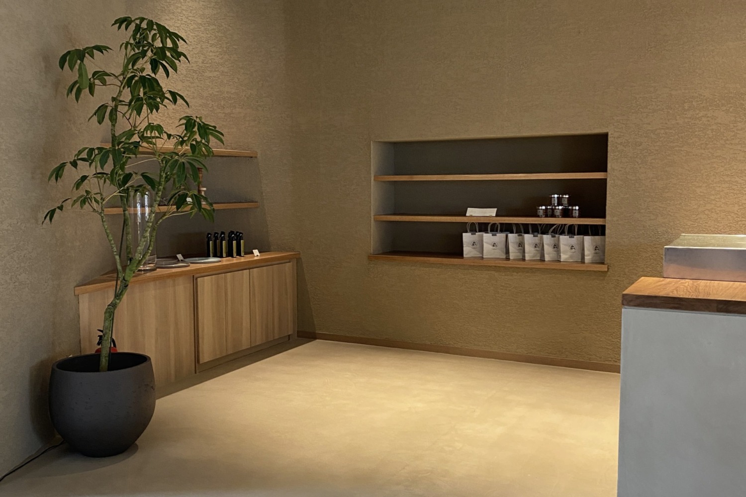 Ambiente relax in microcemento Microverlay Isoplam – Hotel Soka Kyoto