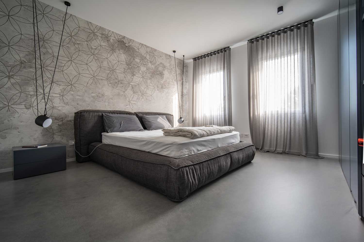 Pavimento camera da letto in cemento decorativo basso spessore Skyconcrete Indoor Isoplam