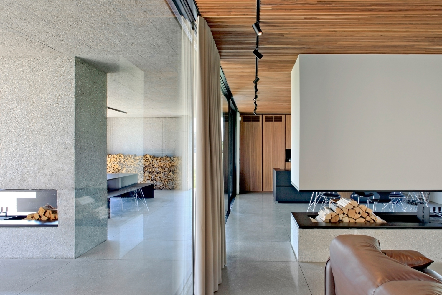 Pavilux Sablée, pavimento a pastina basso spessore finitura silver. Villa privata, Strà, Italia. Progetto: MIDE Architetti