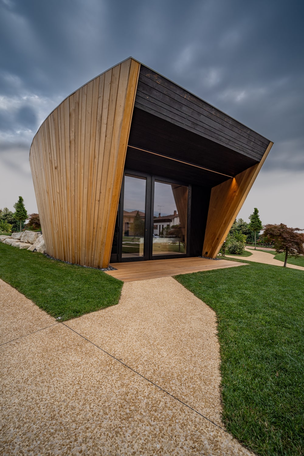 Pavimentazione in ghiaino lavato ItalianTerrazzo Isoplam per spazi esterni di hotel e resort