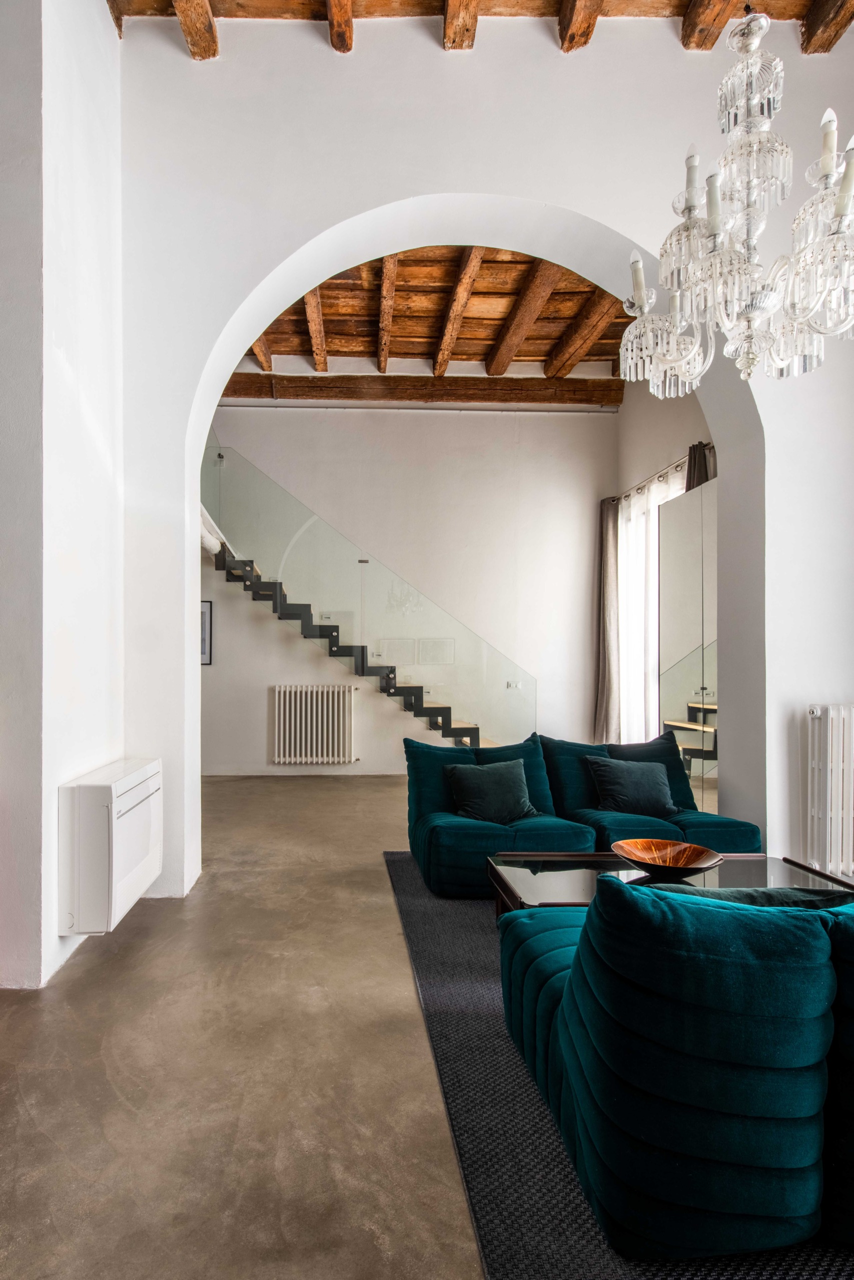 Micro Flat pavimento continuo a basso spessore loft turistico Palermo