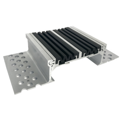 Giunto strutturale utilizzato nelle costruzioni per assorbire movimenti e deformazioni