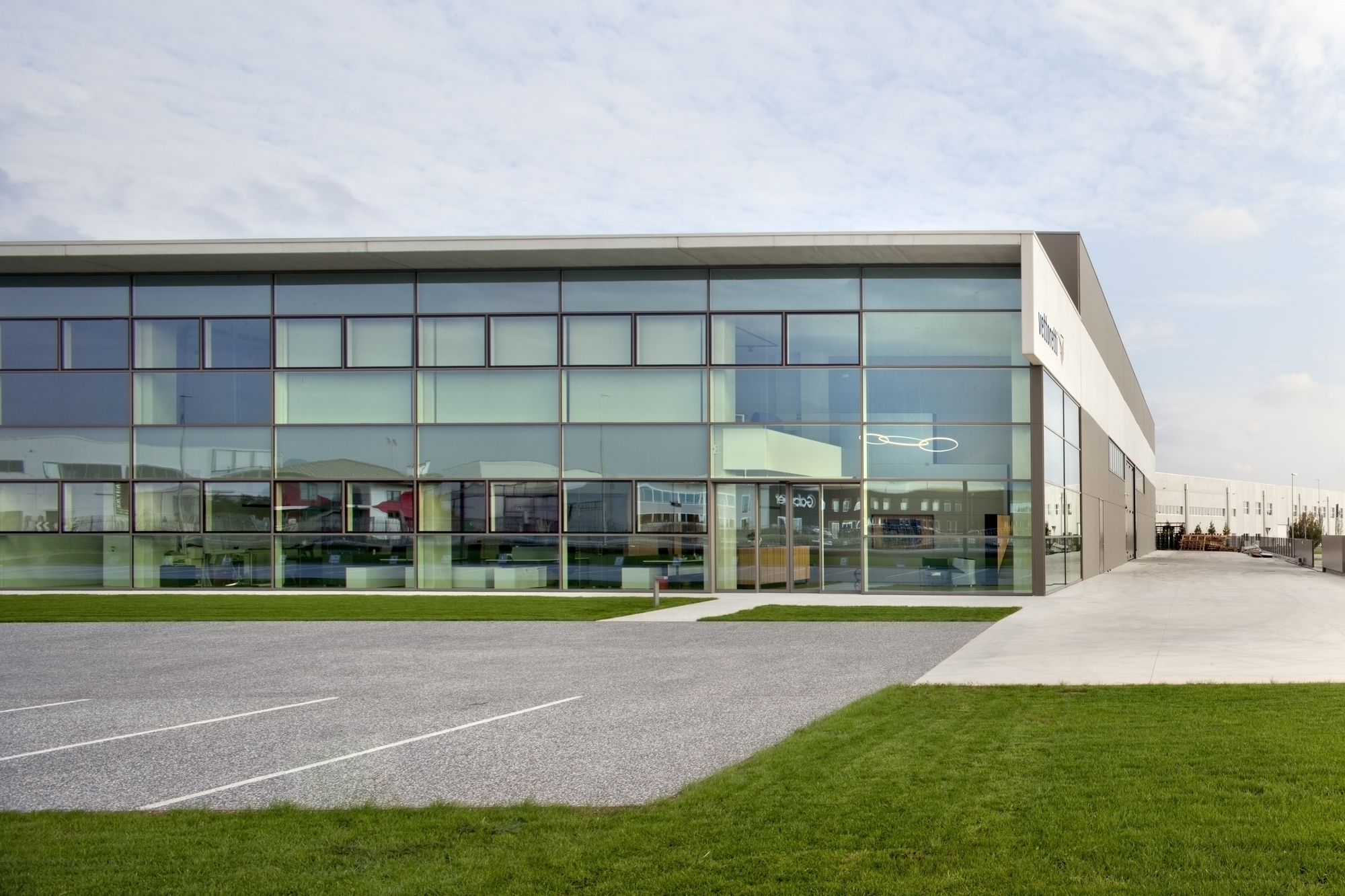 Pavimenti industriali esterni continui in Pavilux Isoplam