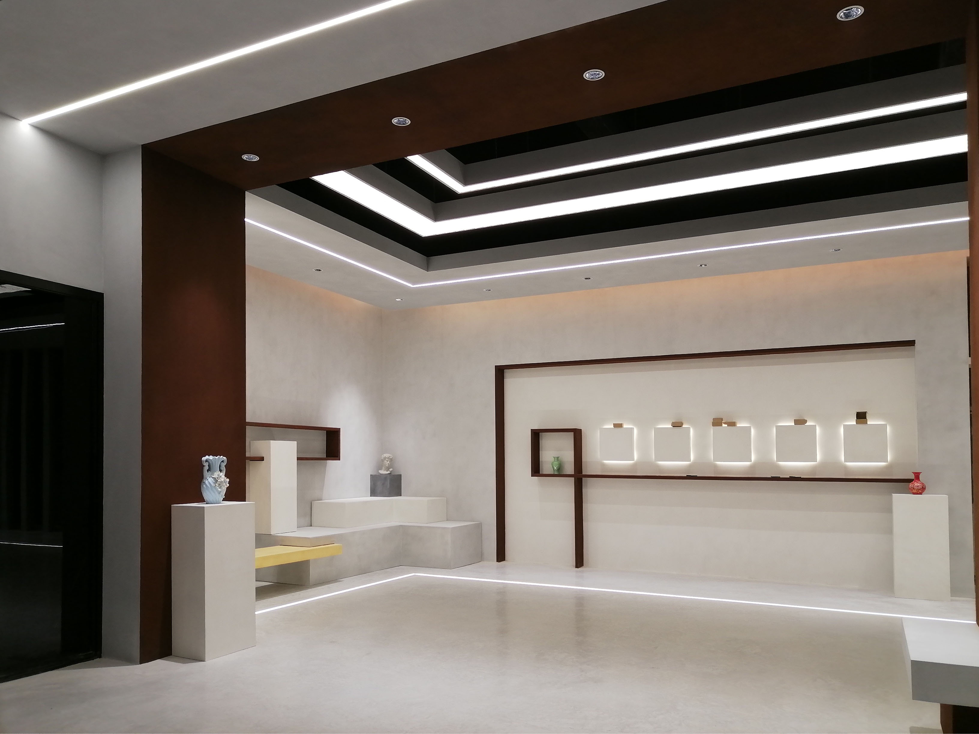 Parete con finitura cementizia Microverlay Isoplam