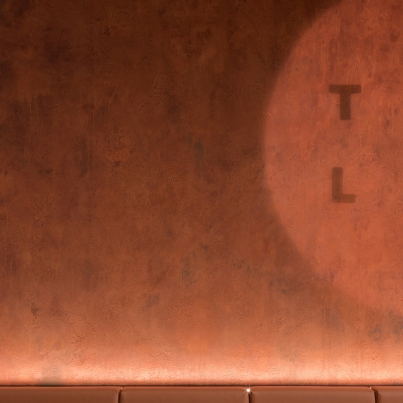 Rivestimento effetto Corten: il fascino dei metalli ossidati per interni ed esterni rivestimento effetto Corten Oxydecor Isoplam per interni ed esterni