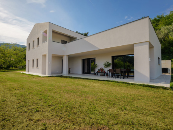 Villa privata - Colli Euganei (PD) Cemento stampato effetto roccia per percorsi pedonali e aree carrabili