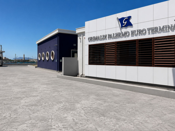 Grimaldi Euro Terminal - Palermo (PA) Pavimentazione monolitica per porto commerciale con finitura effetto pietra Roccia Antica Gigante